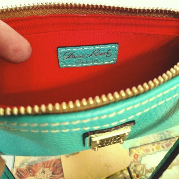 Dooney & Bourke Leather Large Slim Wristlet/Crossbody in Mint/Mint, Rare NWT - Picture 9 of 12